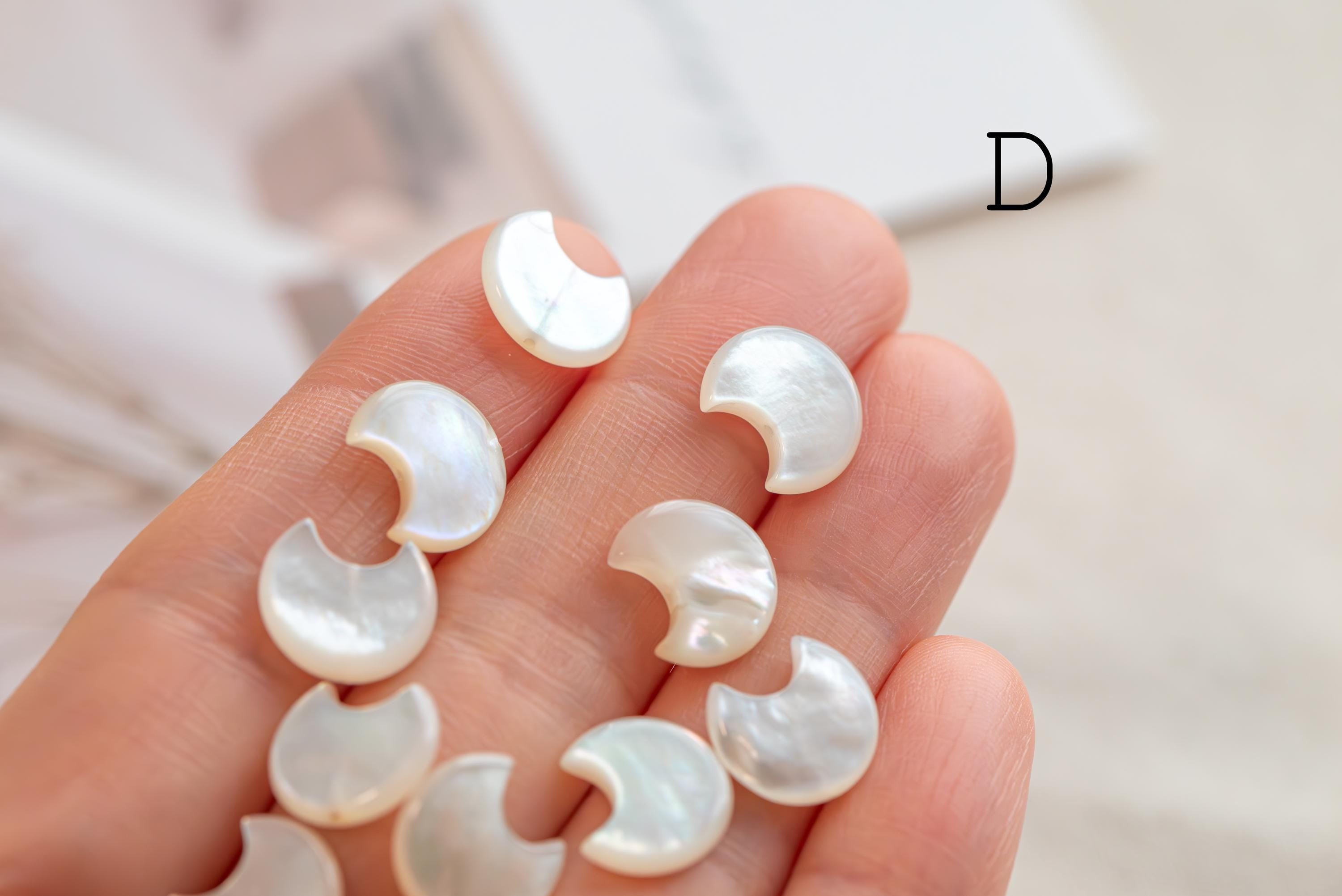 Moon Phase Mother of Pearl Beads, White MOP Shell Crescent Charms 12mm (BK-035)